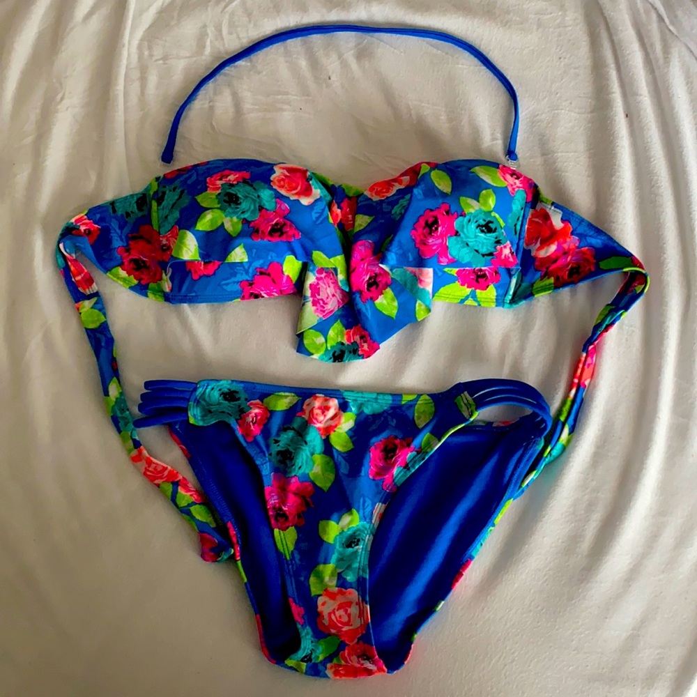 Hula Honey Floral Bikini no tags but never worn!